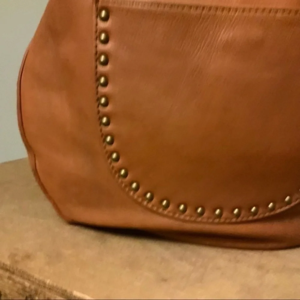 Happy and free leather shoulder purse